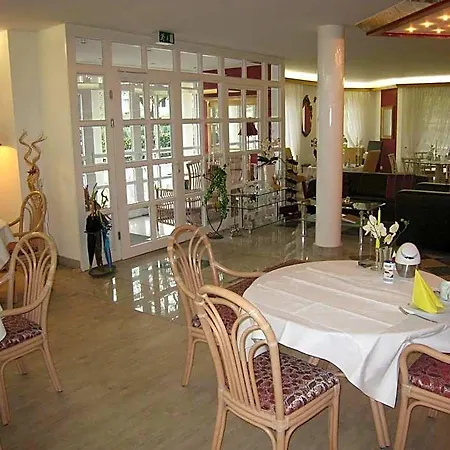 Am Friedrichspark 3* באד פירמונט