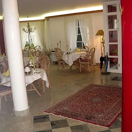 Am Friedrichspark 3*